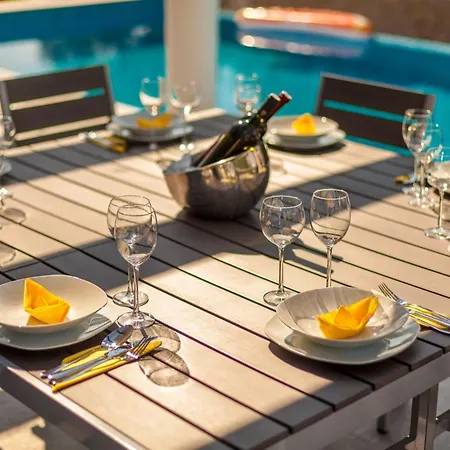 In Mit Grossem Pool By Interhome Dom wakacyjny