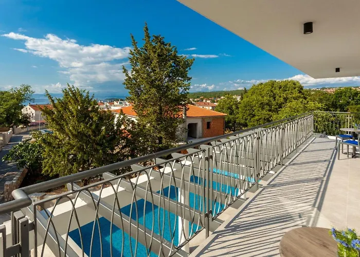 In Mit Grossem Pool By Interhome Malinska