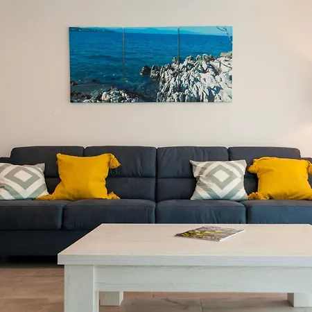 In Mit Grossem Pool By Interhome *