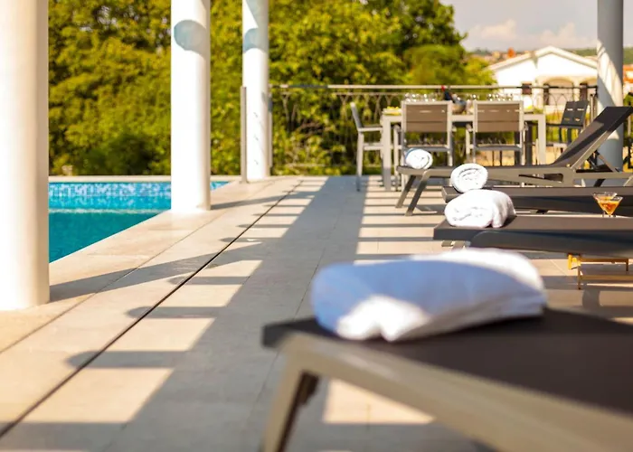 In Mit Grossem Pool By Interhome * Malinska
