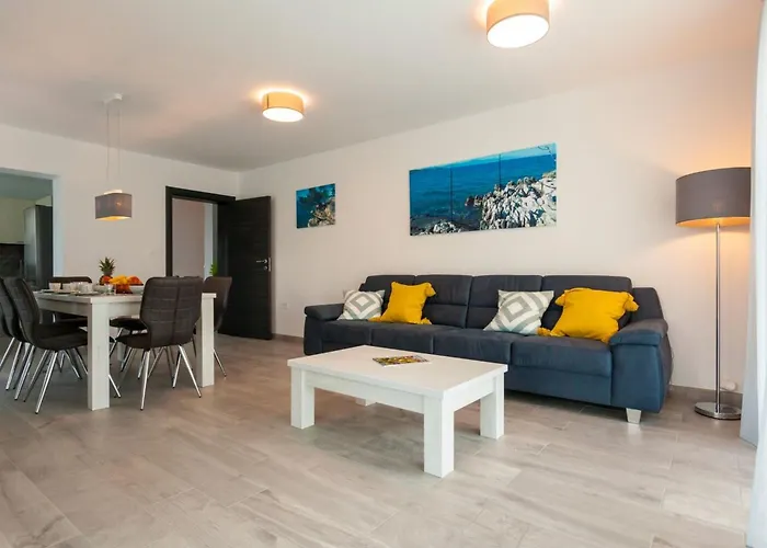 Holiday home In Mit Grossem Pool By Interhome *